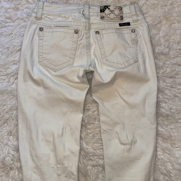 Miss Me Signature Skinny Low Rise Distressed, Patches Jeans, Size 27x31 - Picture 10 of 16